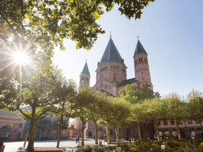 Mainz, Rhine, Germany – Overlooking Mainz Cathedral ©DZT, Christof Herdt, GNTB – – EXPIRES 22.10.2026